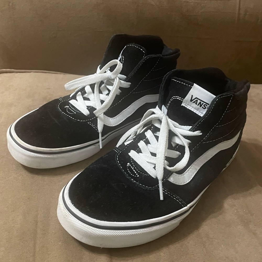 Vans Sk8 Hi shoes, women’s size 9.